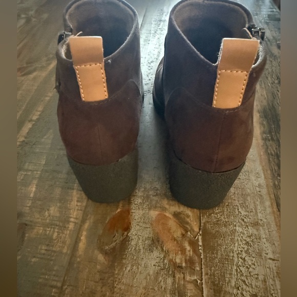 DrScholl’s Brown Suede Ankle Boots - Picture 6 of 9